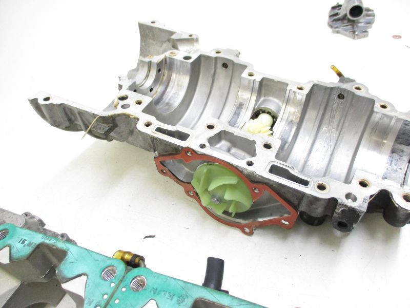 2004 Skidoo Ski Doo MXZ 600 SDI Rev Crankcase Cases 420889611